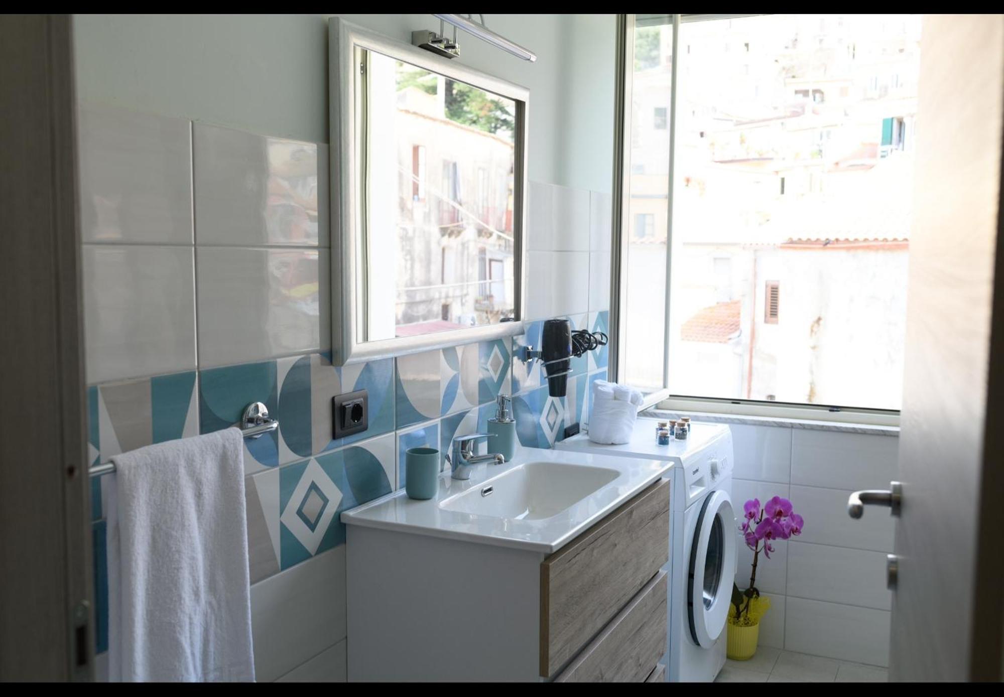 Gli Scacchi Apartments-King-Centro Storico Pizzo Екстериор снимка